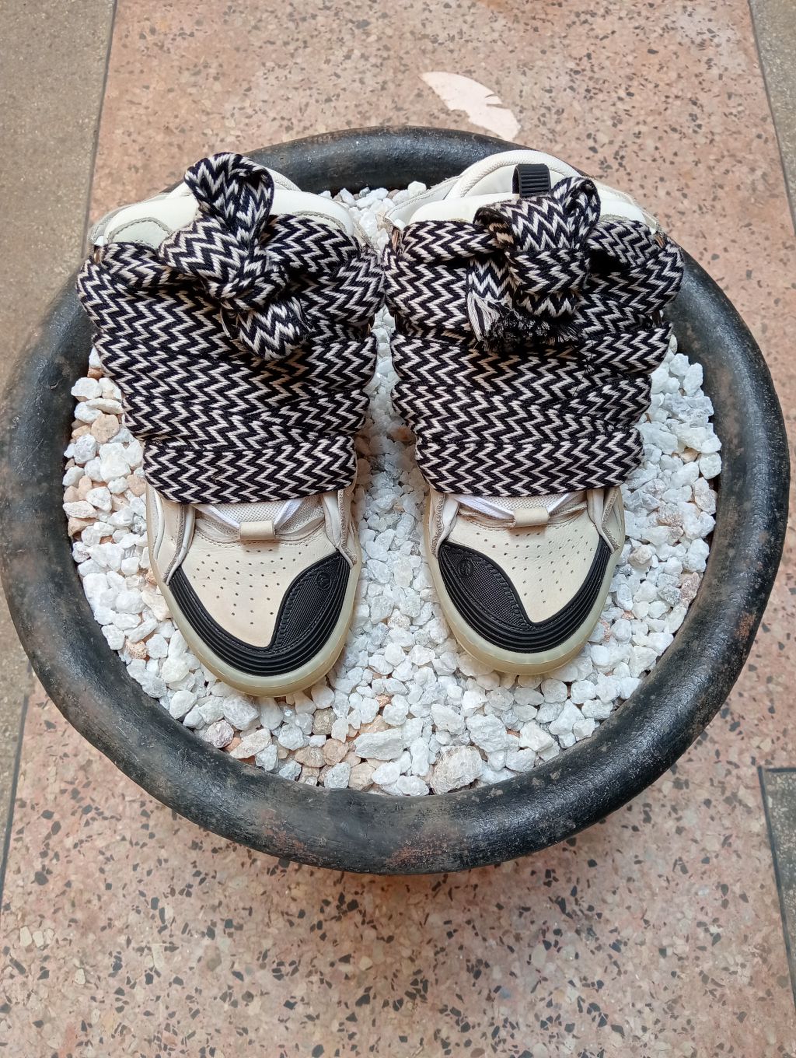 LANVIN CURBS