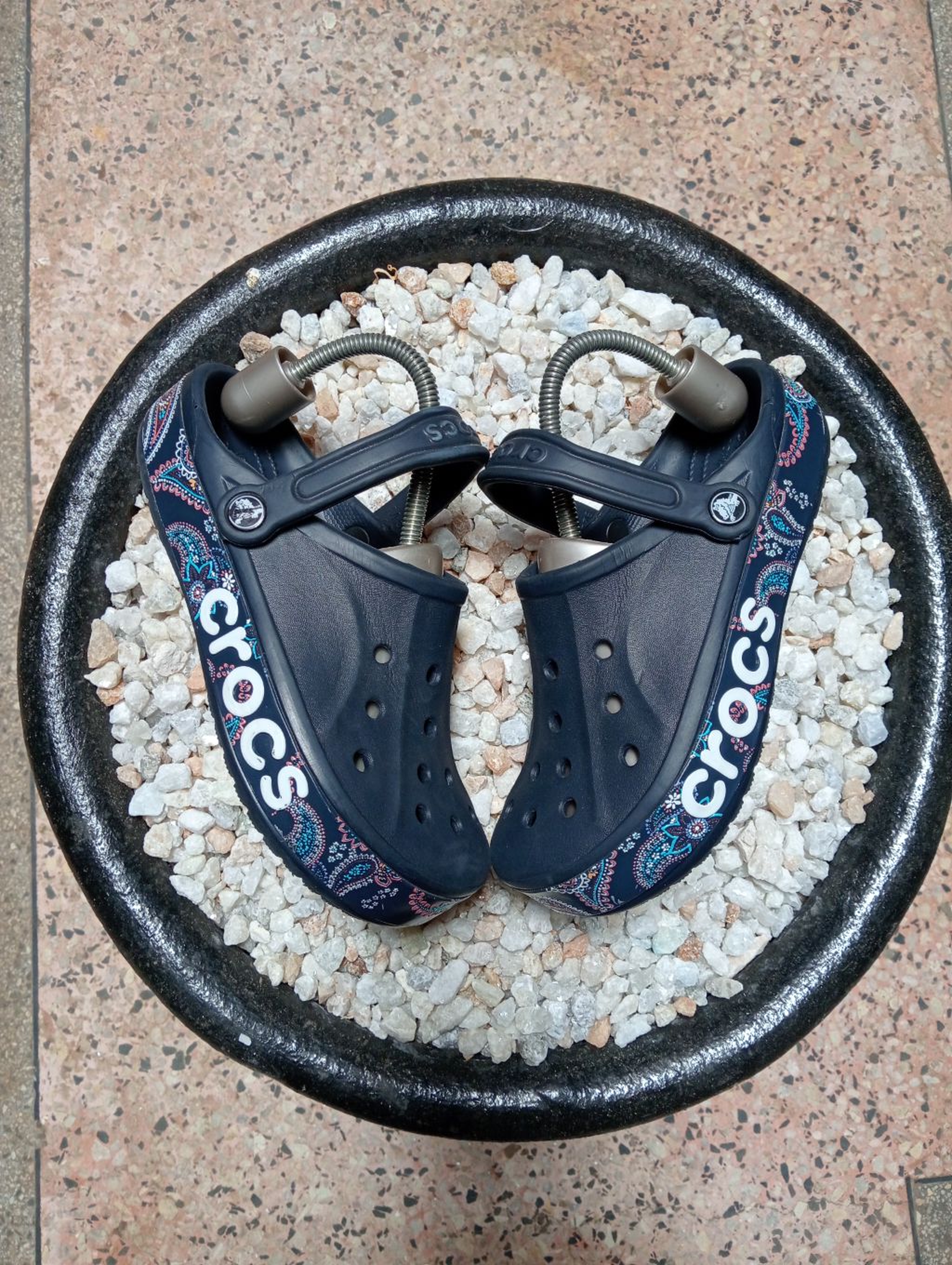 CROCS 