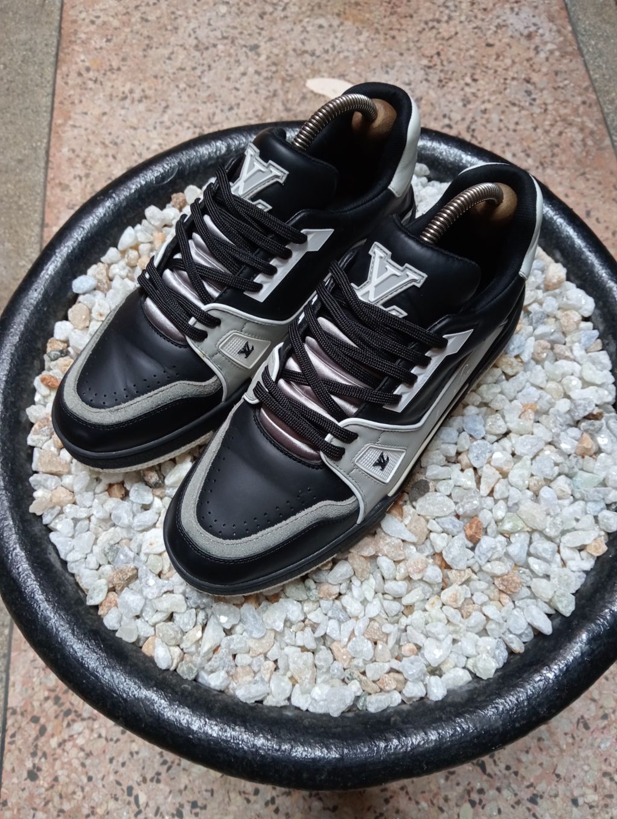LOUIS VUITTON TRAINERS 🖤
