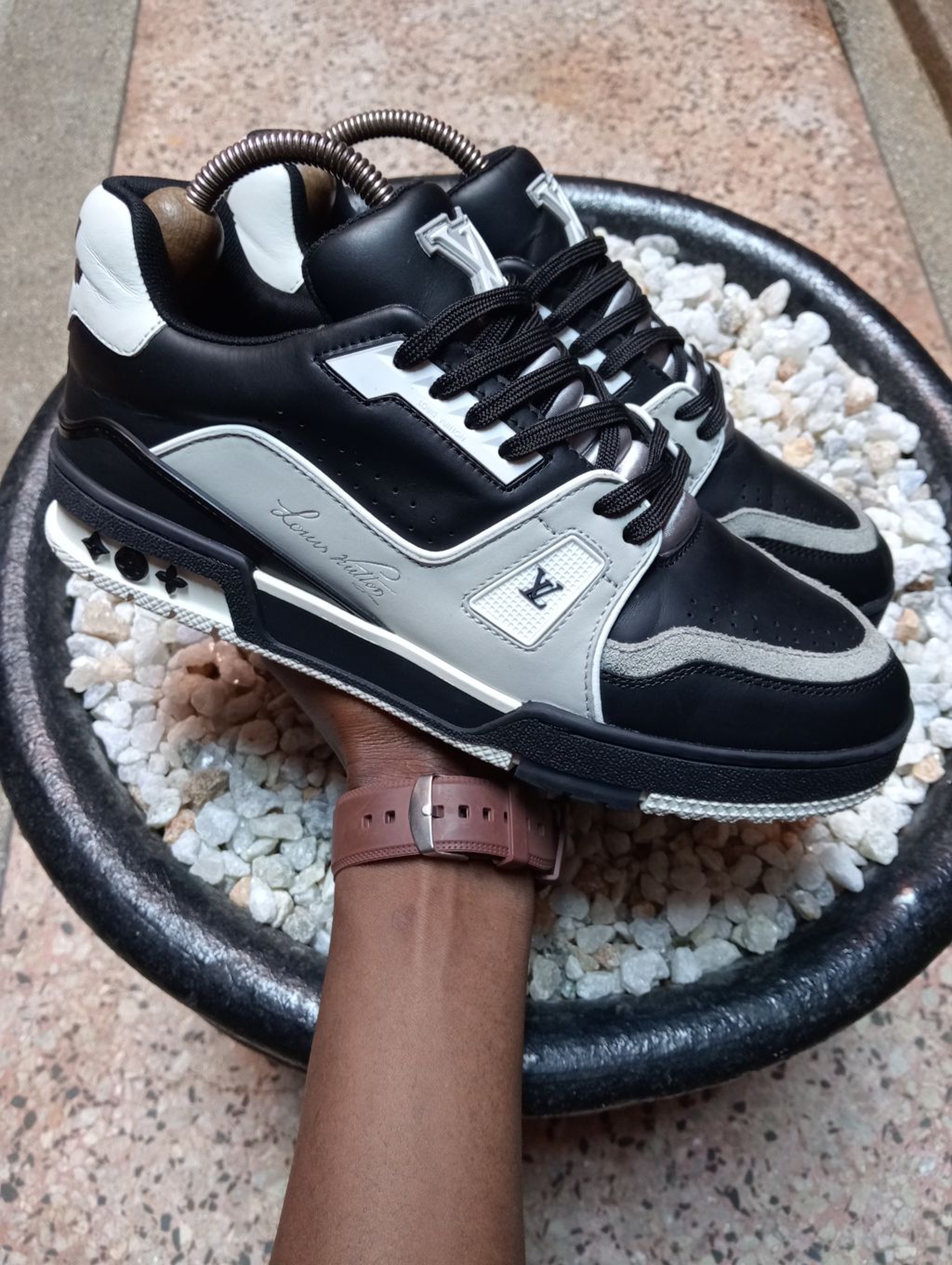 LOUIS VUITTON TRAINERS 🖤