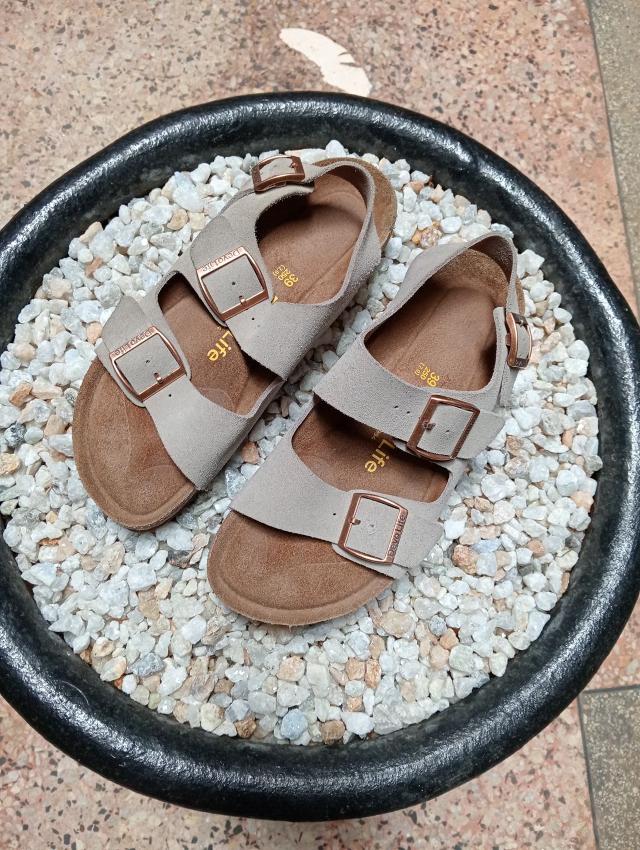 DEVO LIFE SANDALS 🤎