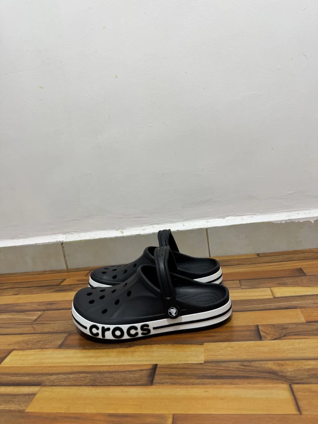 CROCS 🖤