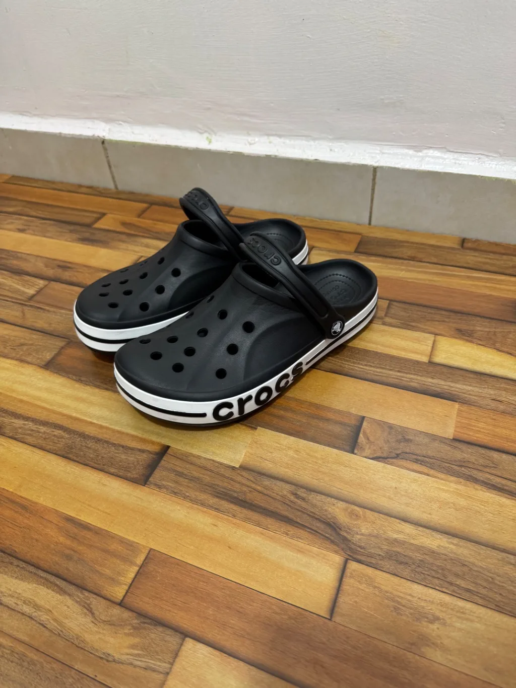 CROCS 🖤