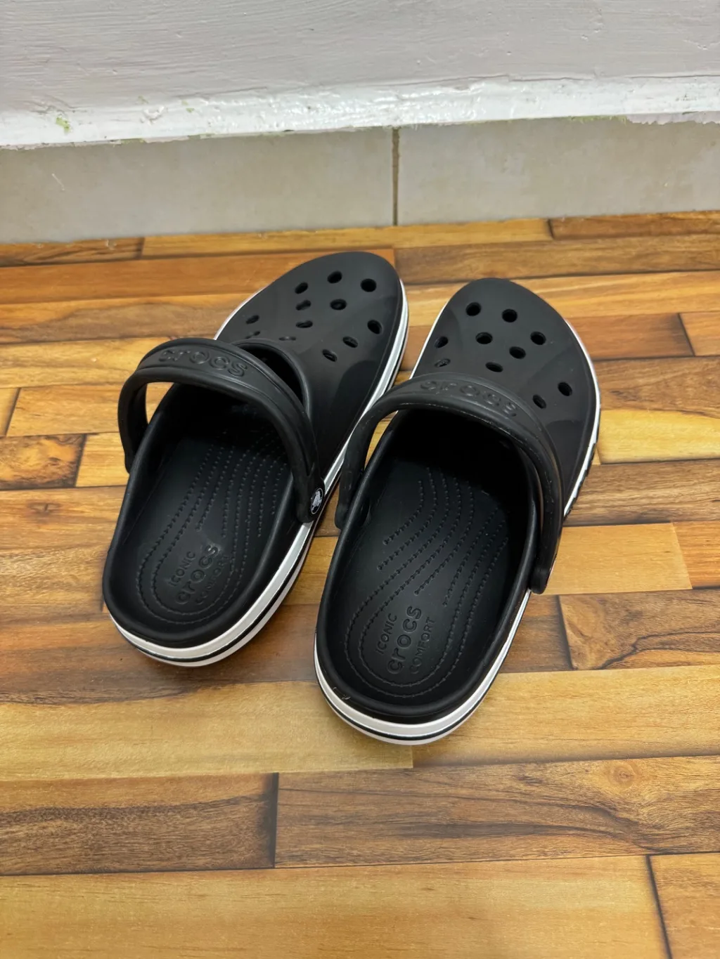 CROCS 🖤