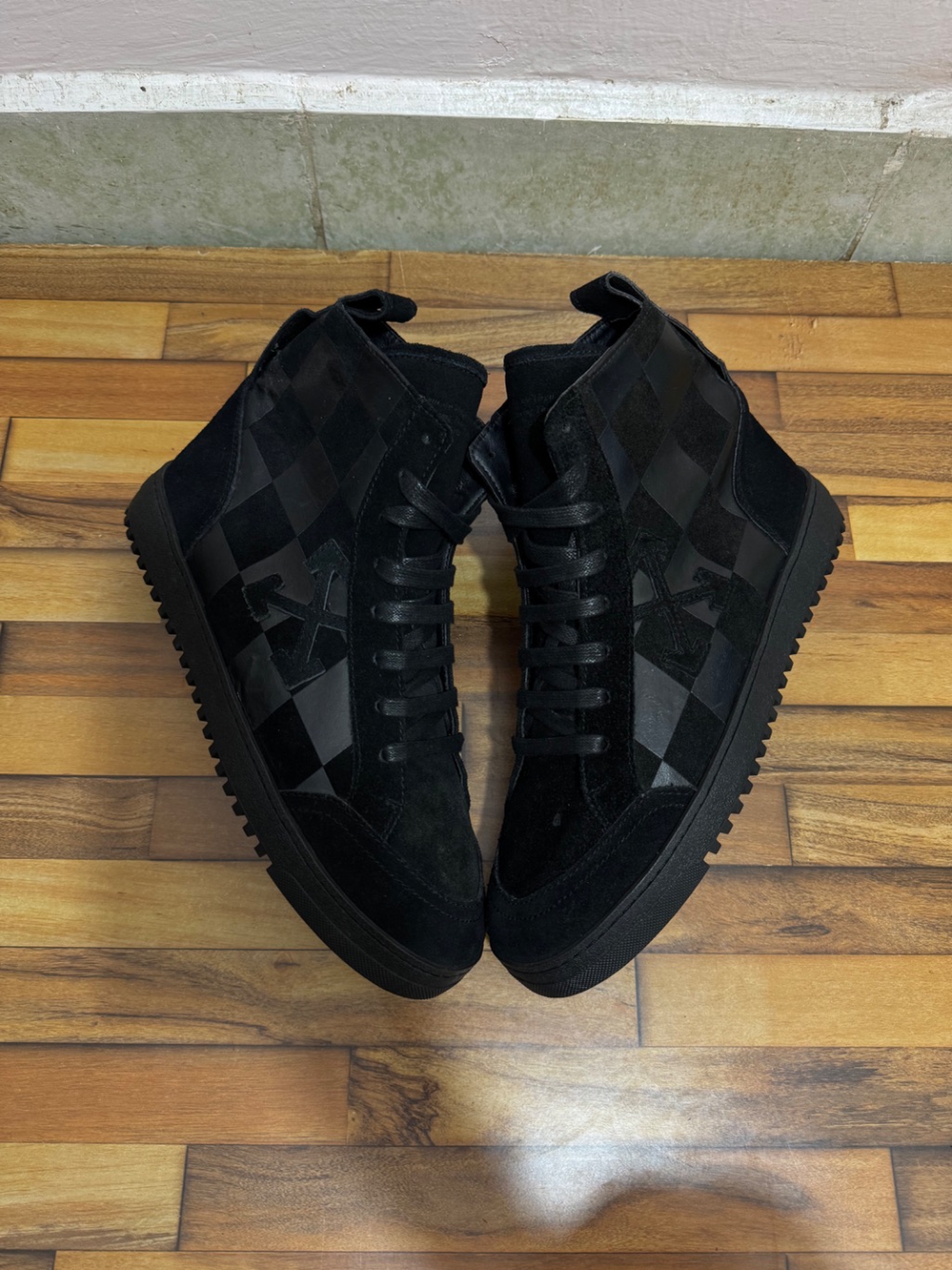 OFF_ WHITE ⚡️🖤