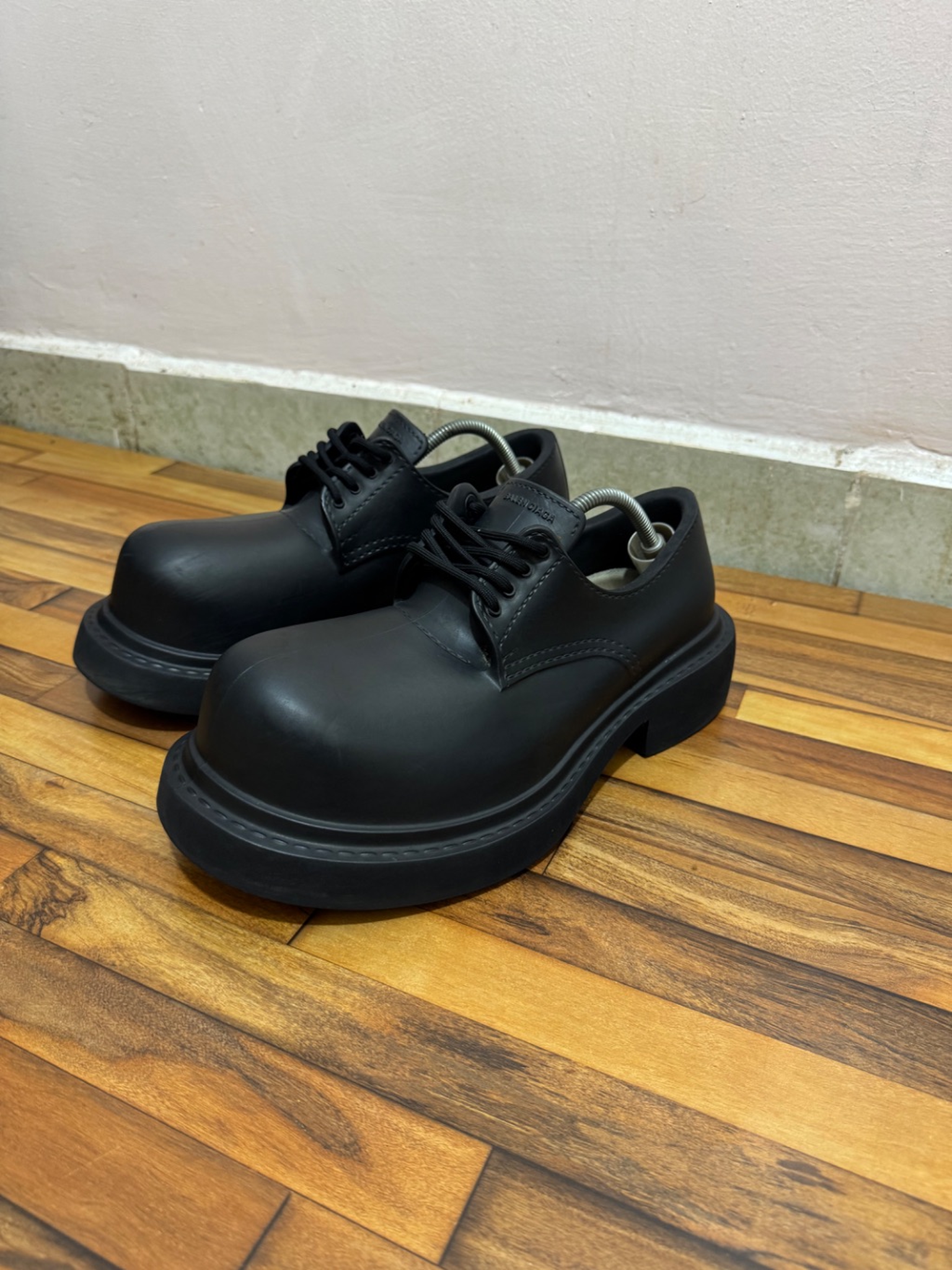 BALENCIAGA STEROID DERBY 🖤