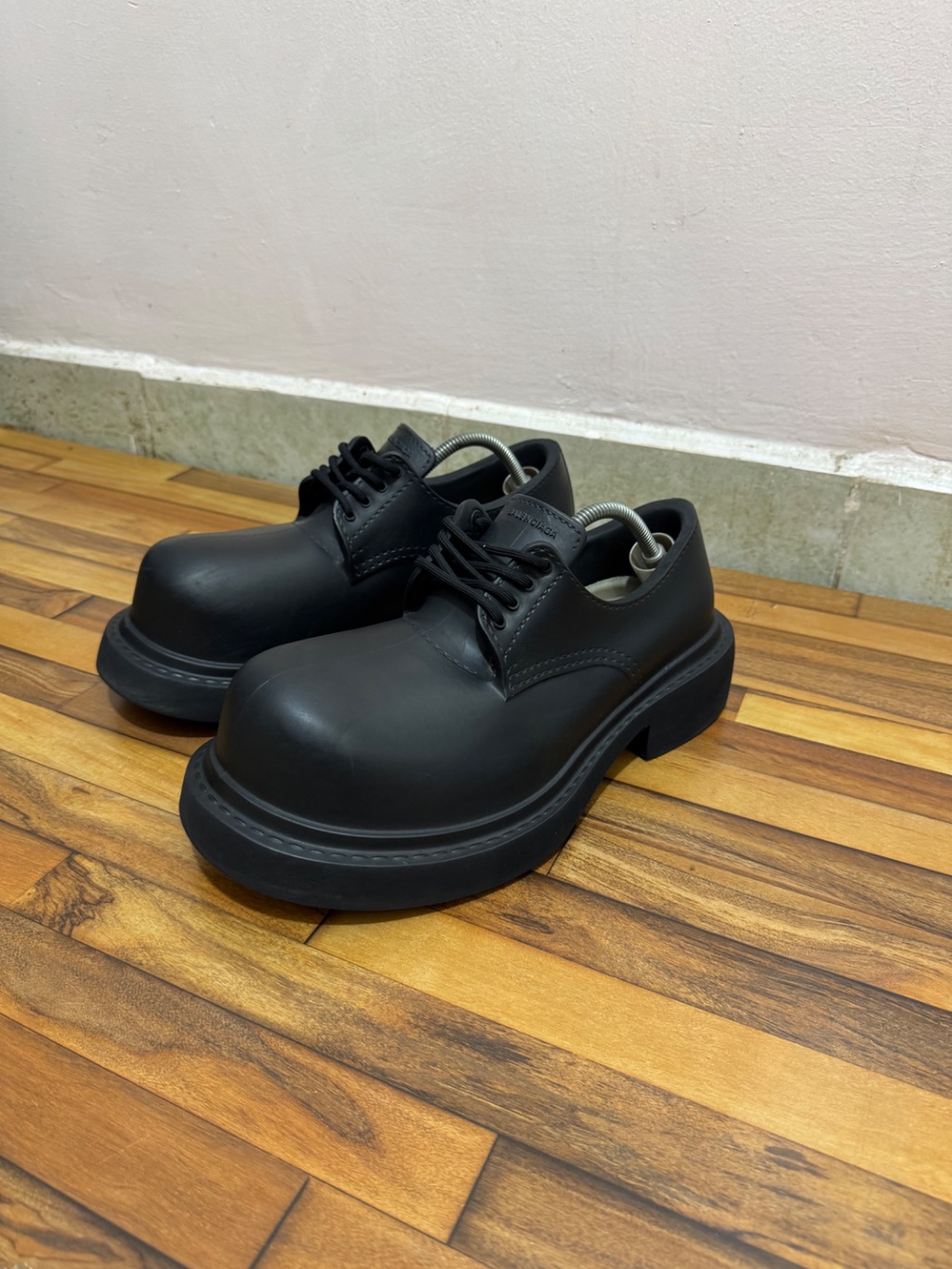 BALENCIAGA STEROID DERBY 🖤