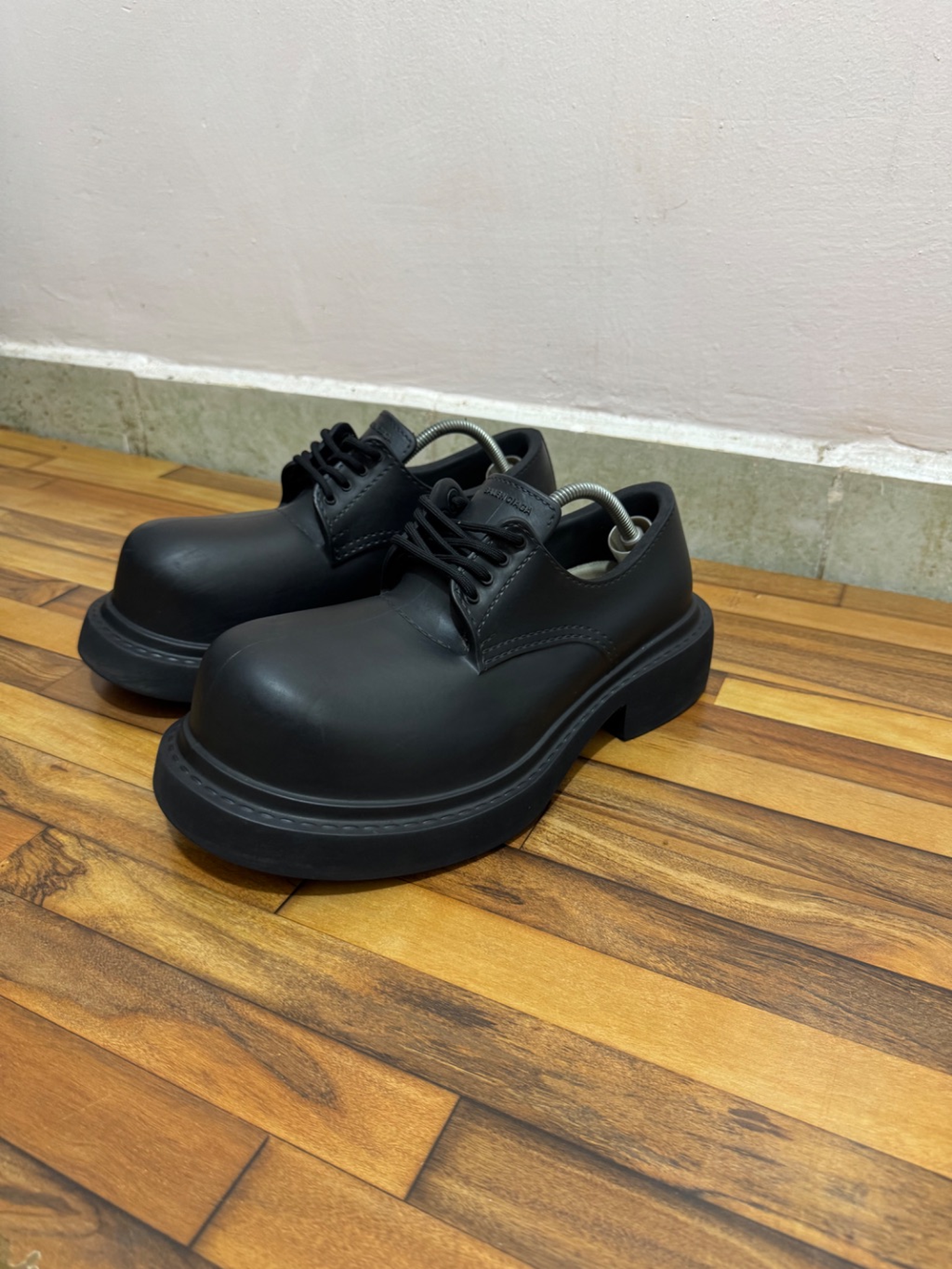 BALENCIAGA STEROID DERBY 🖤