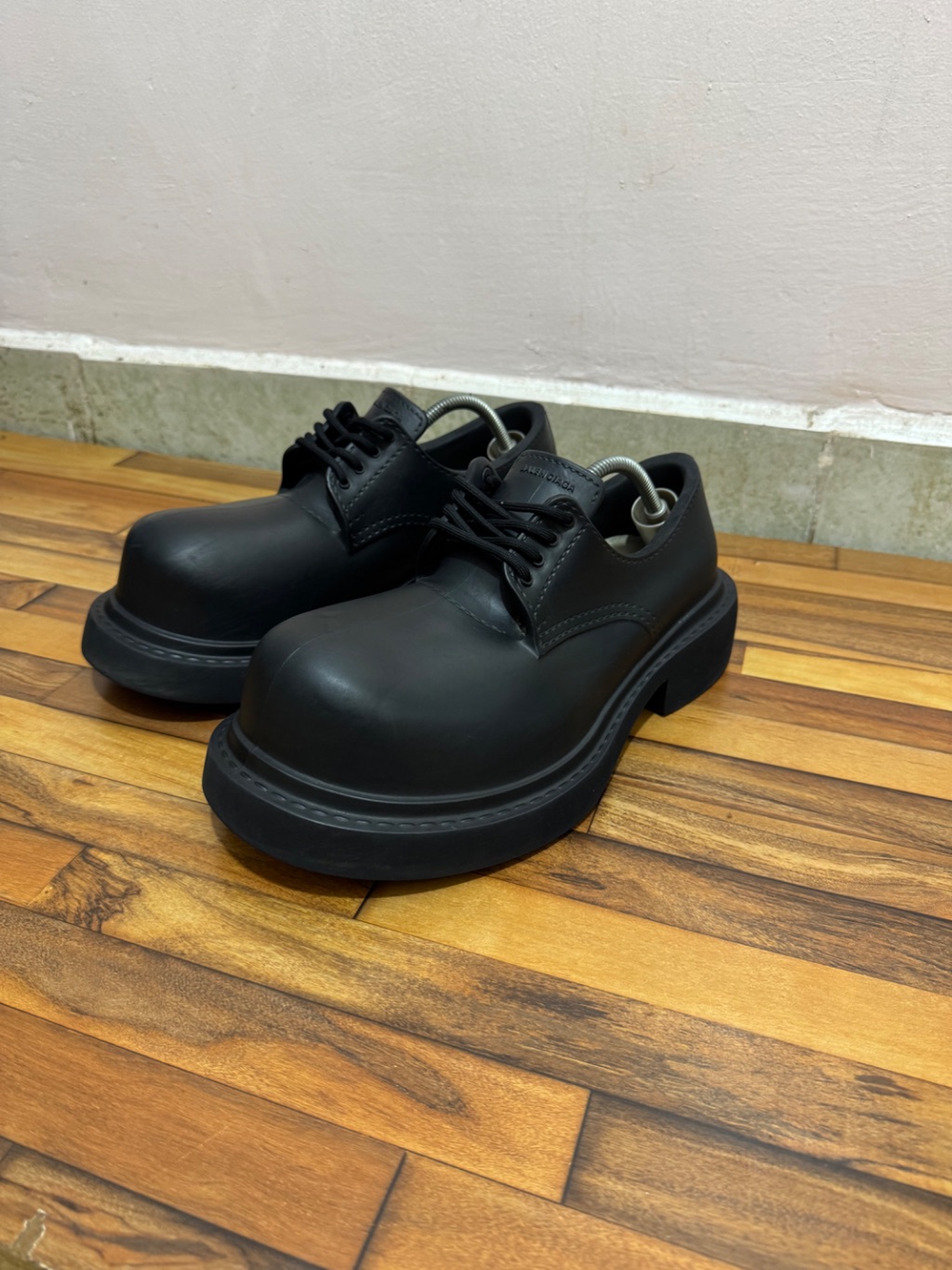 BALENCIAGA STEROID DERBY 🖤
