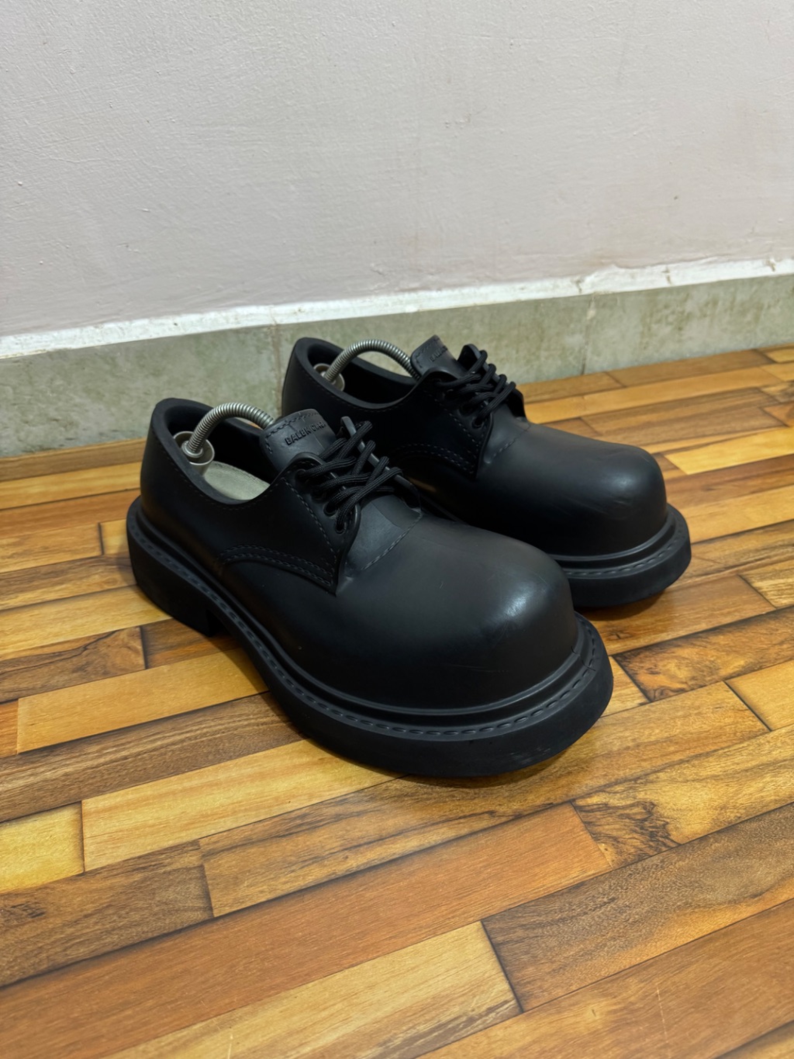 BALENCIAGA STEROID DERBY 🖤