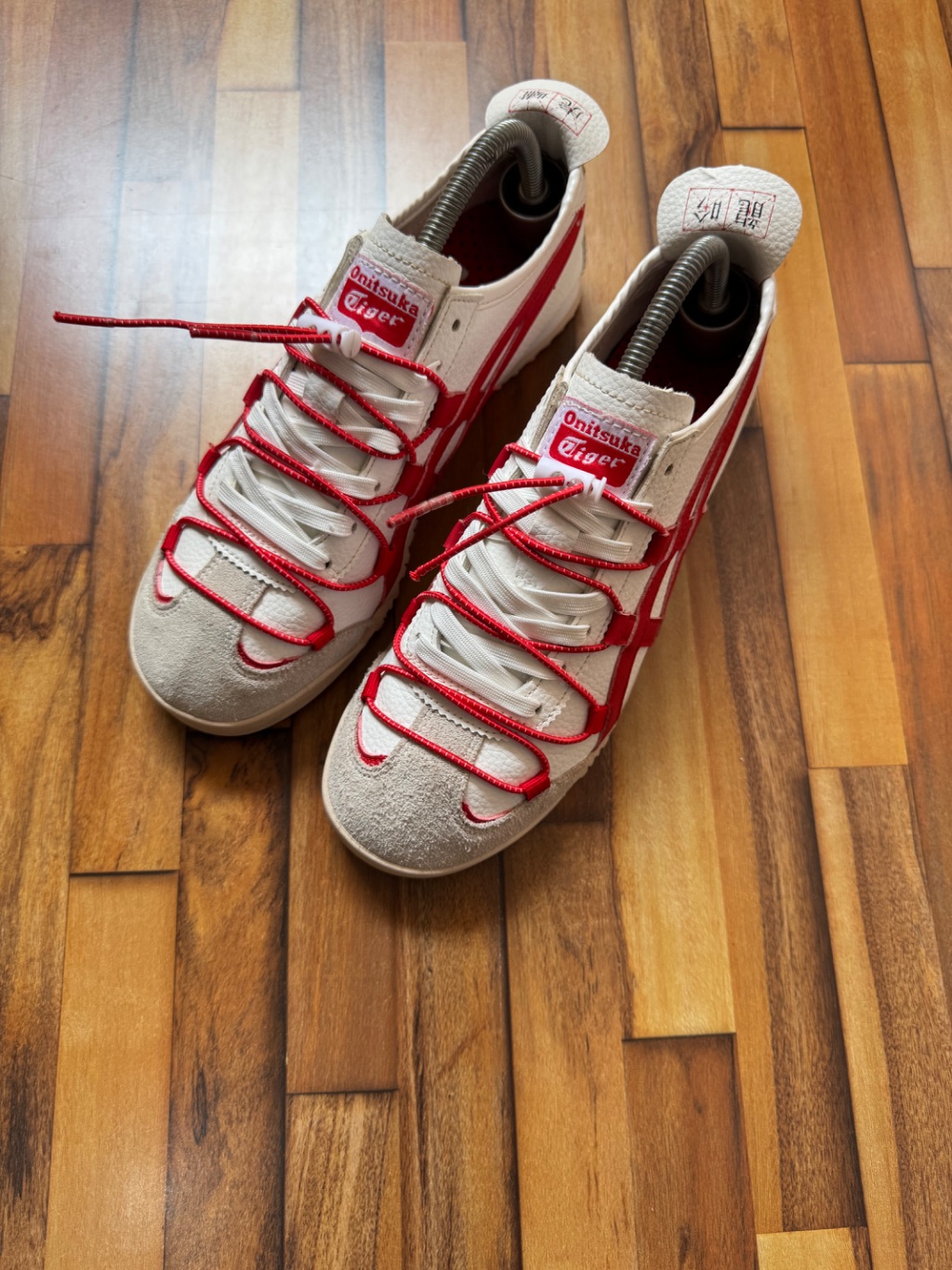 ONITSUKA TIGER