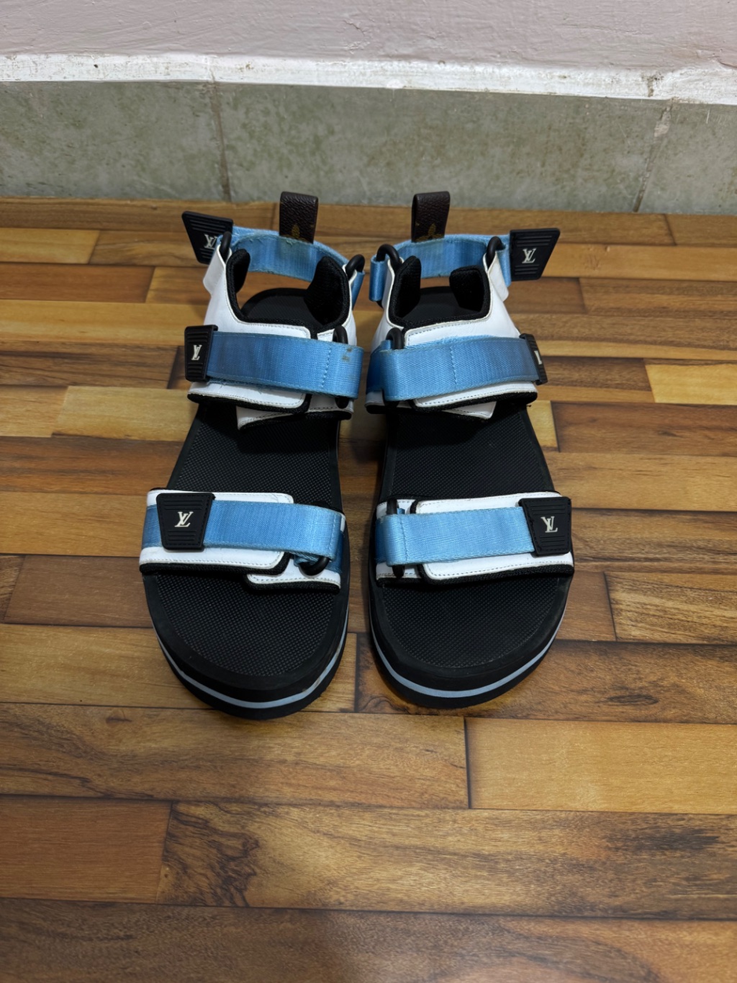 LOUIS VUITTON ARCADE SANDALS 💙