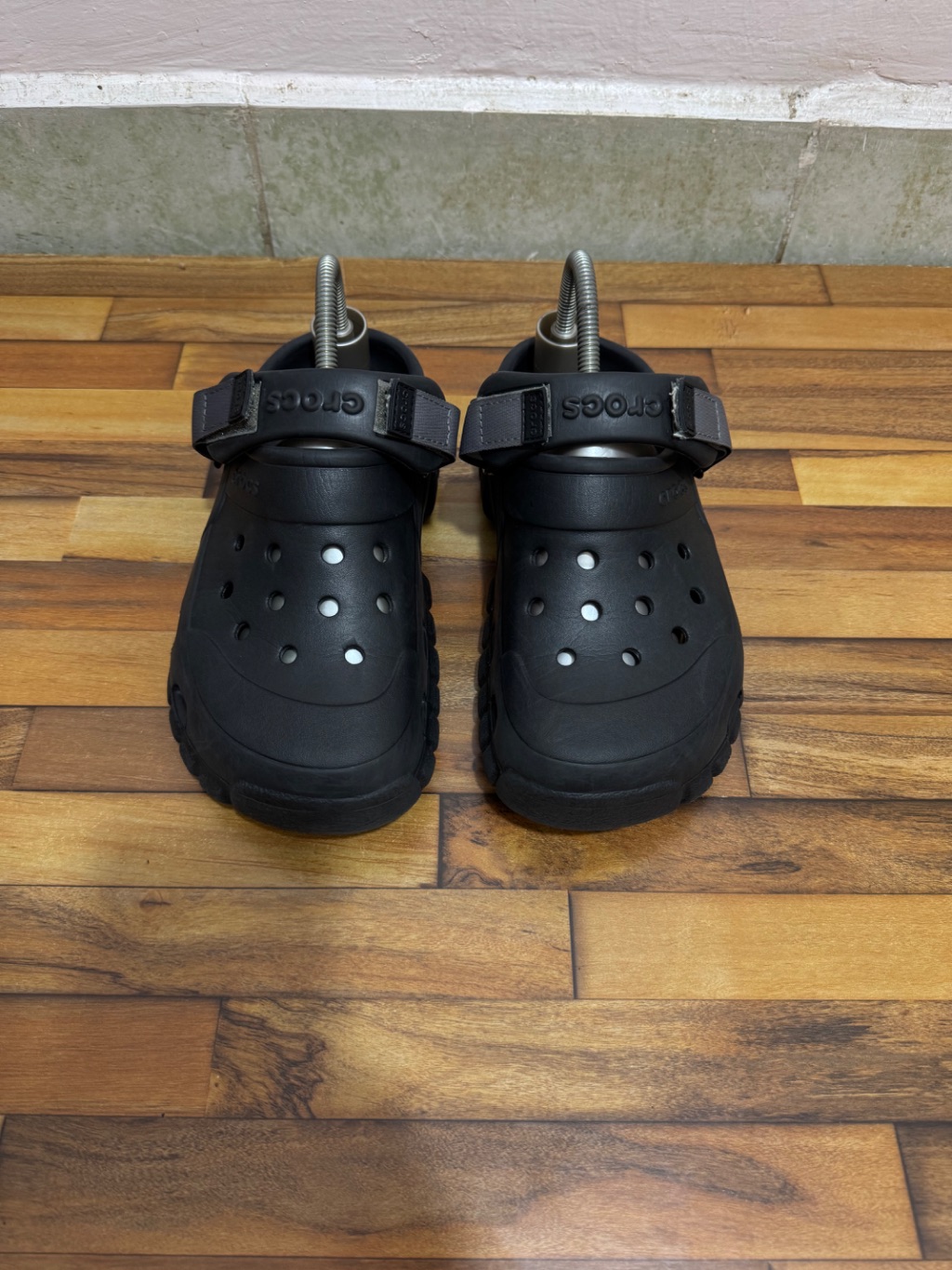 CROCS 🖤