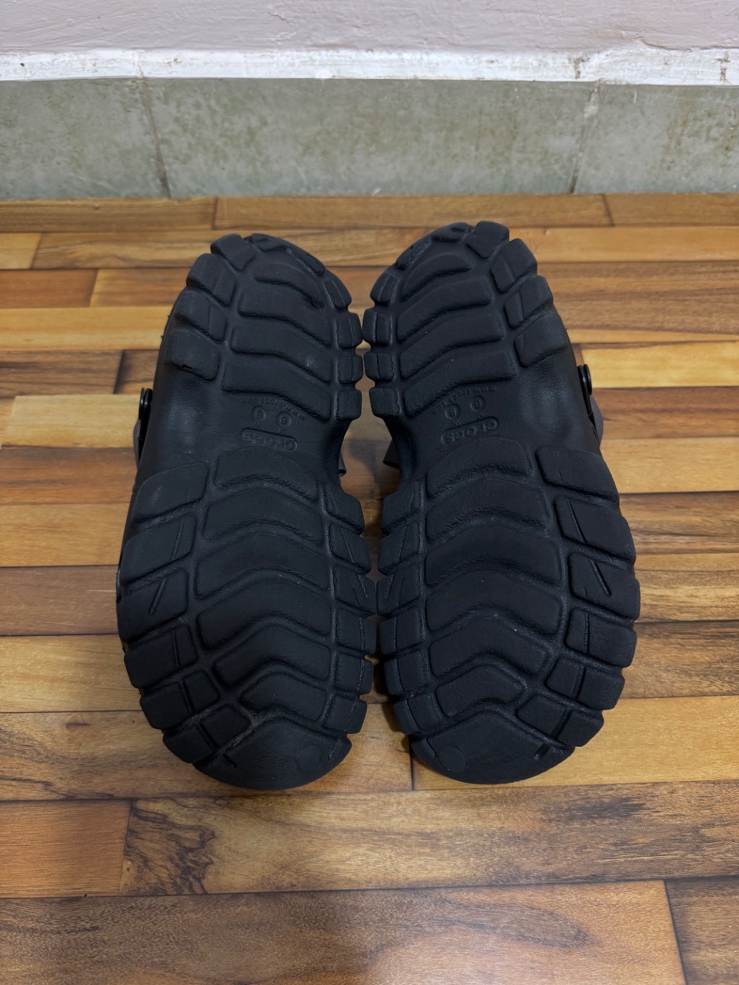 CROCS 🖤