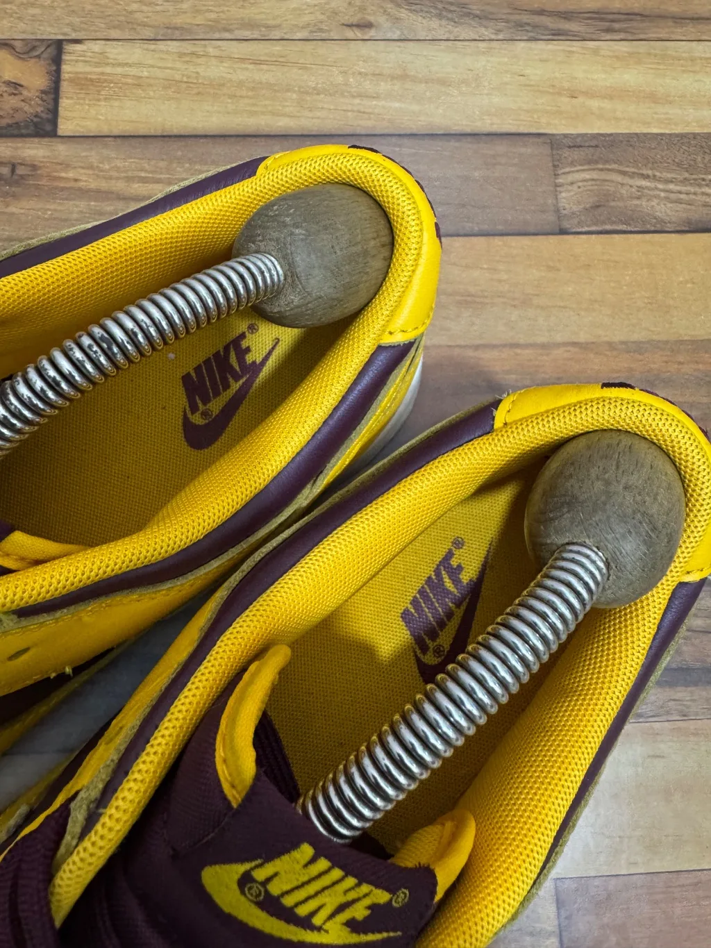 NIKE DUNKS 💛