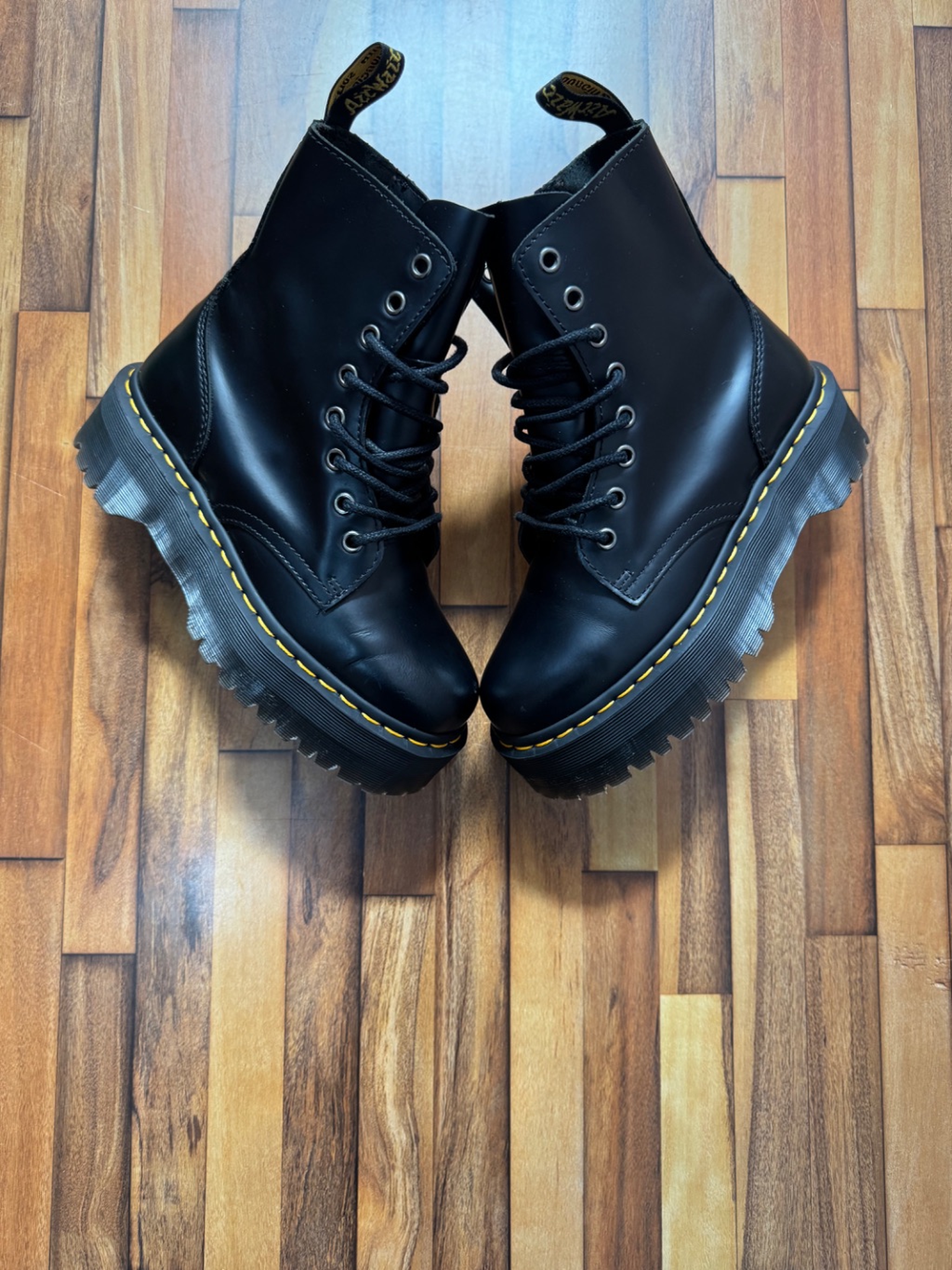 DR MARTENS JADON SMOOTH LEATHER PLATFORM BOOT IN BLACK 