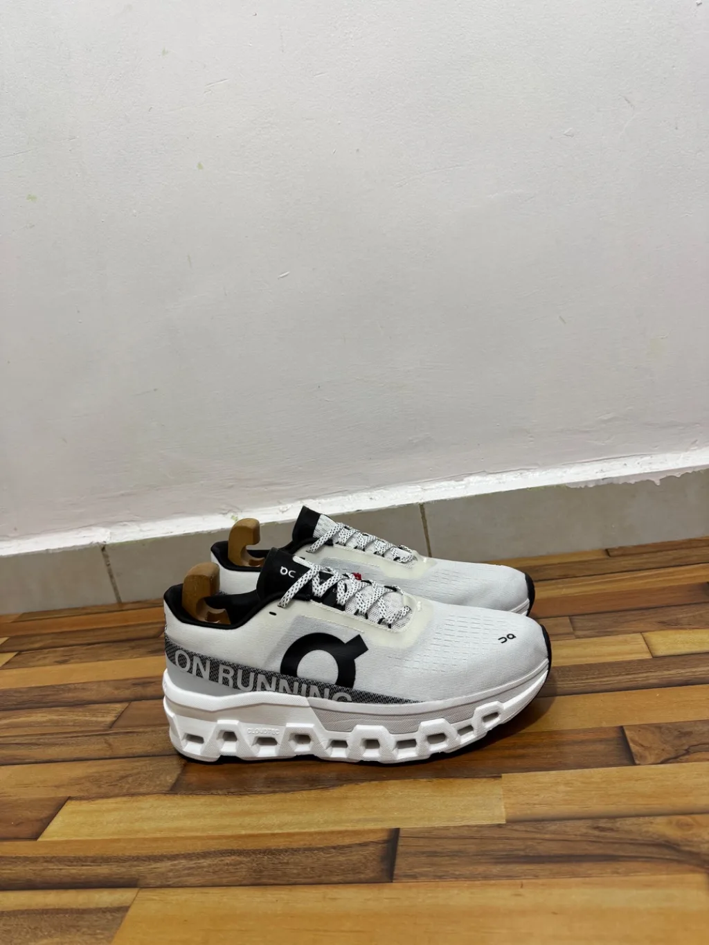 CLOUDMONSTER RUNNING SHOES