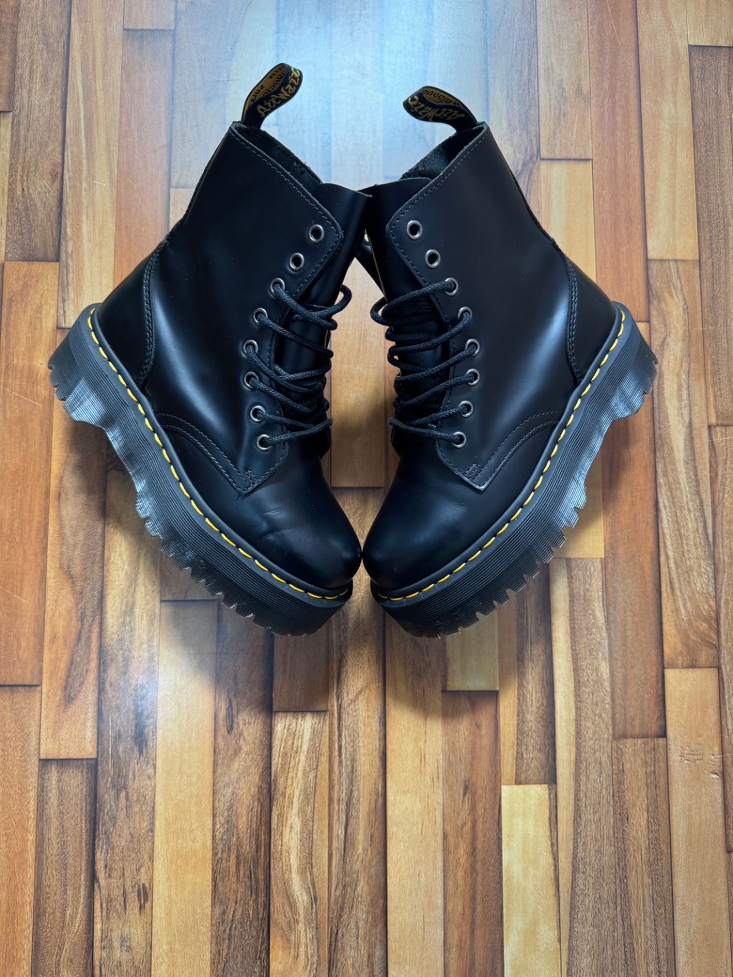 DR MARTENS JADON SMOOTH LEATHER PLATFORM BOOT IN BLACK 