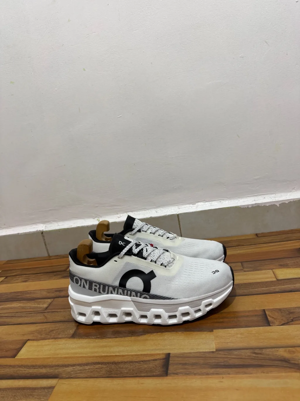 CLOUDMONSTER RUNNING SHOES