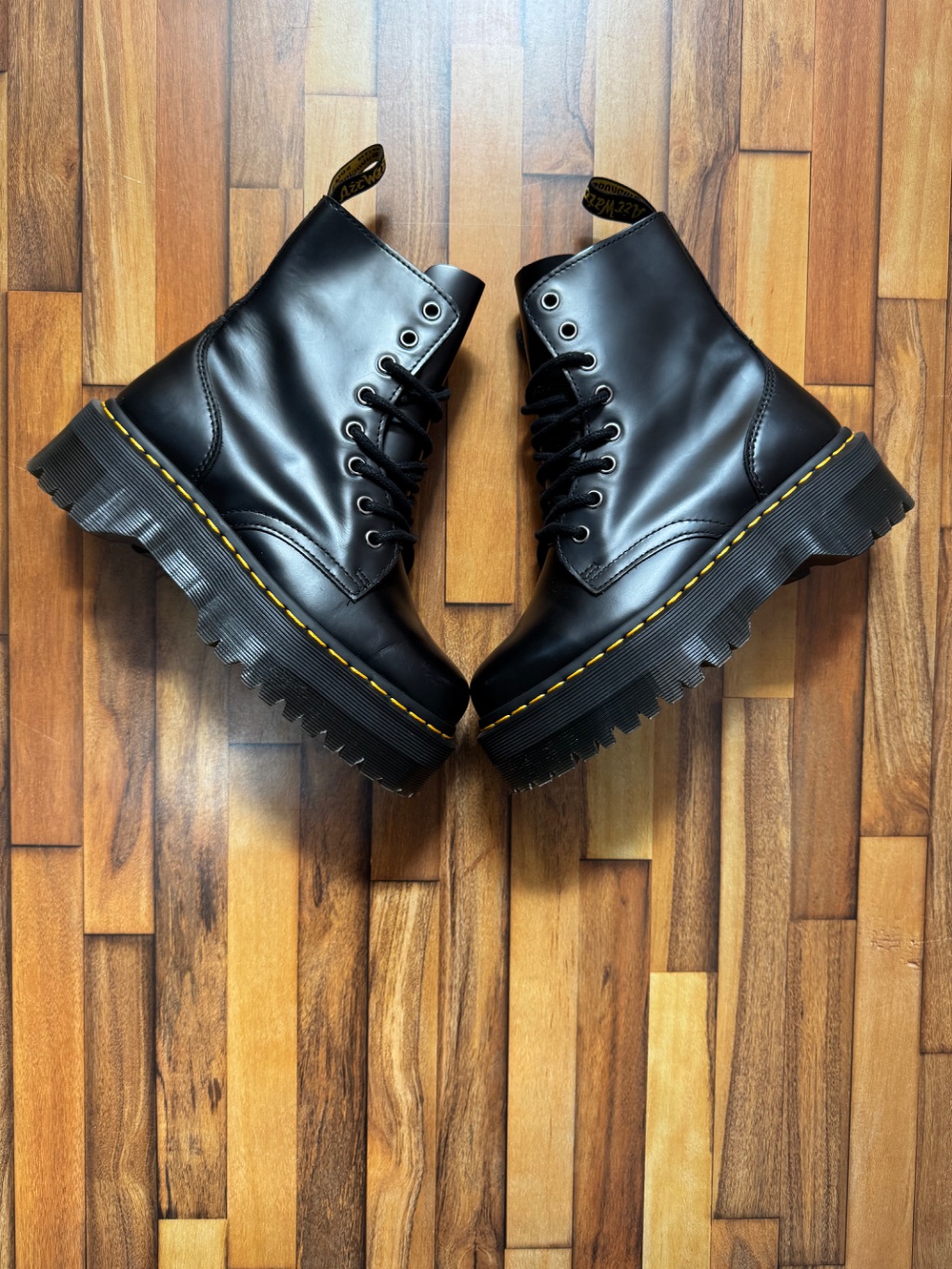 DR MARTENS JADON SMOOTH LEATHER PLATFORM BOOT IN BLACK 