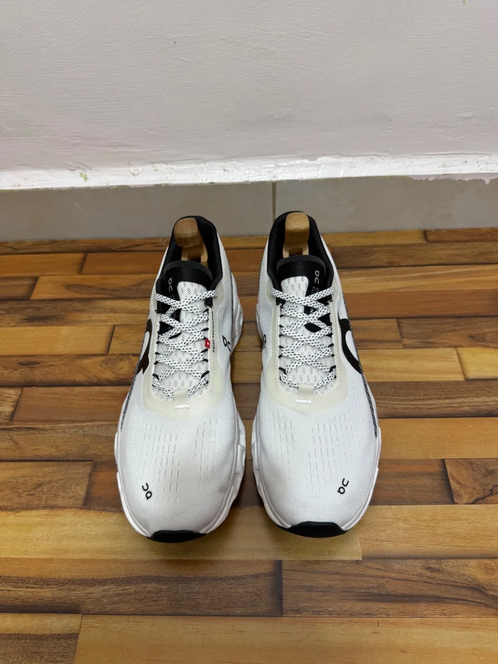 CLOUDMONSTER RUNNING SHOES