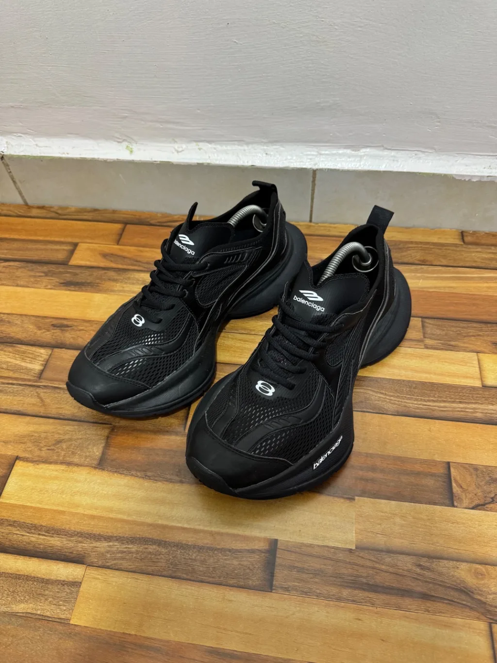 BALENCIAGA CIRCUIT 🖤