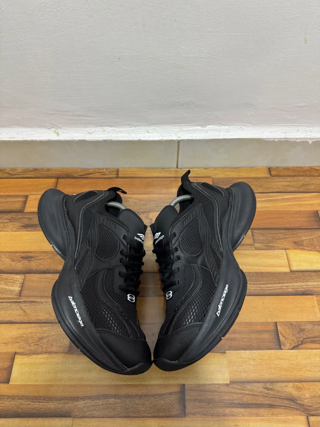 BALENCIAGA CIRCUIT 🖤