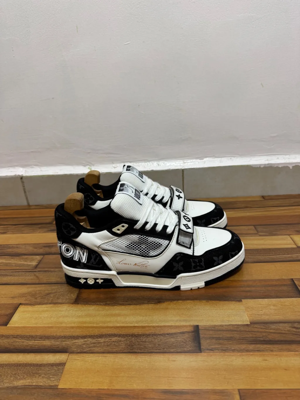 LOUIS VUITTON TRAINERS 🖤