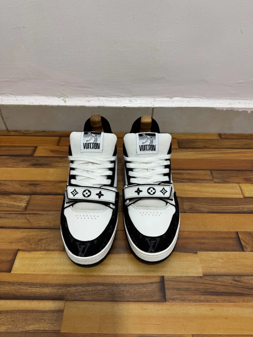 LOUIS VUITTON TRAINERS 🖤