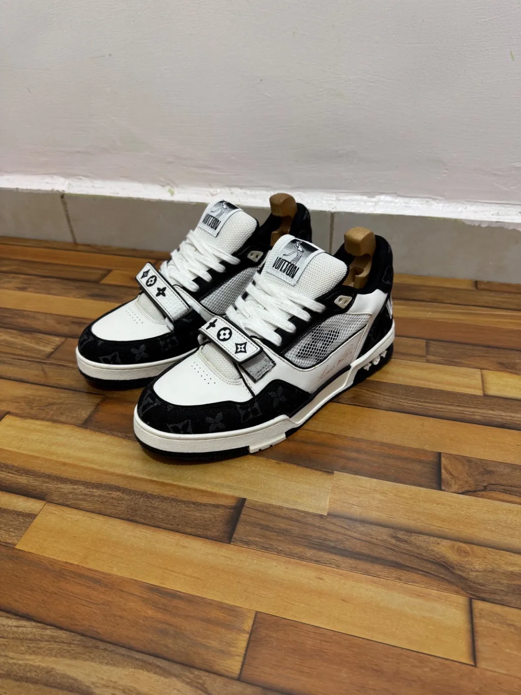LOUIS VUITTON TRAINERS 🖤
