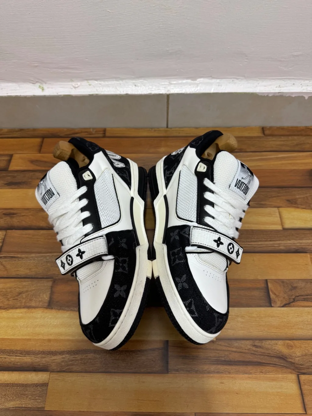 LOUIS VUITTON TRAINERS 🖤