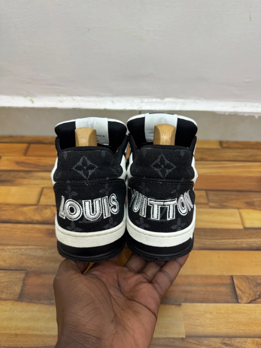 LOUIS VUITTON TRAINERS 🖤