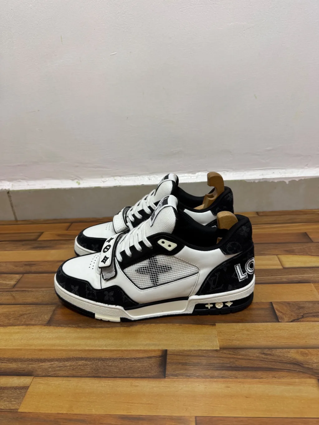 LOUIS VUITTON TRAINERS 🖤