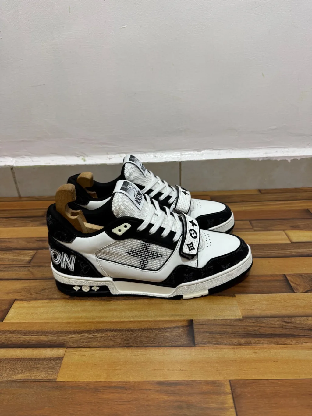 LOUIS VUITTON TRAINERS 🖤