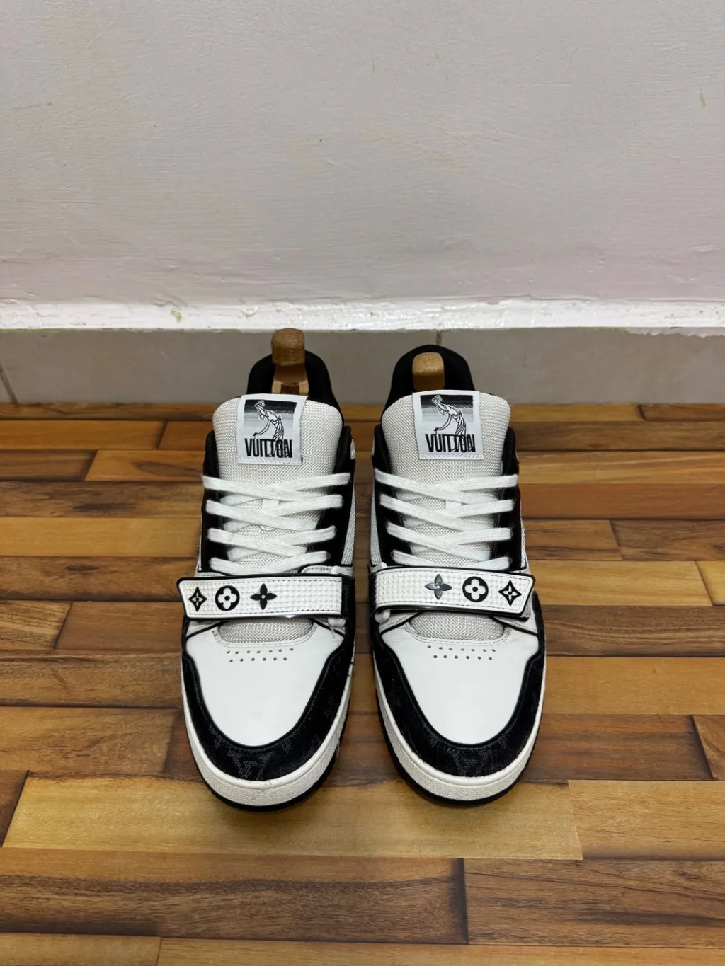 LOUIS VUITTON TRAINERS 🖤