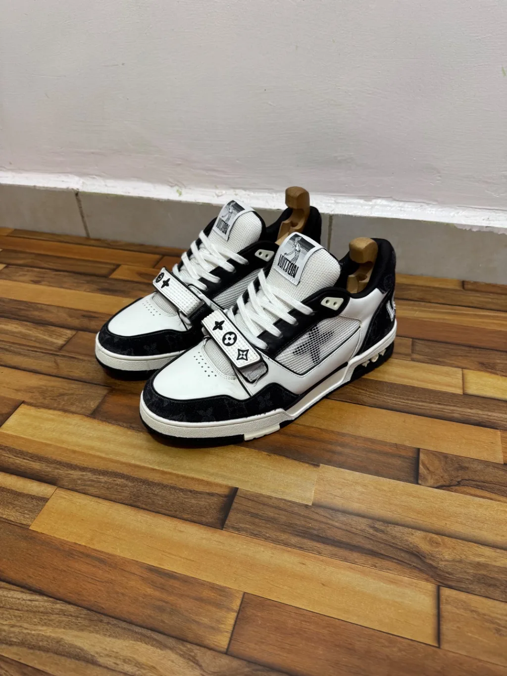 LOUIS VUITTON TRAINERS 🖤