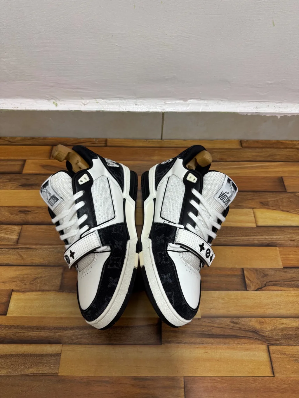 LOUIS VUITTON TRAINERS 🖤