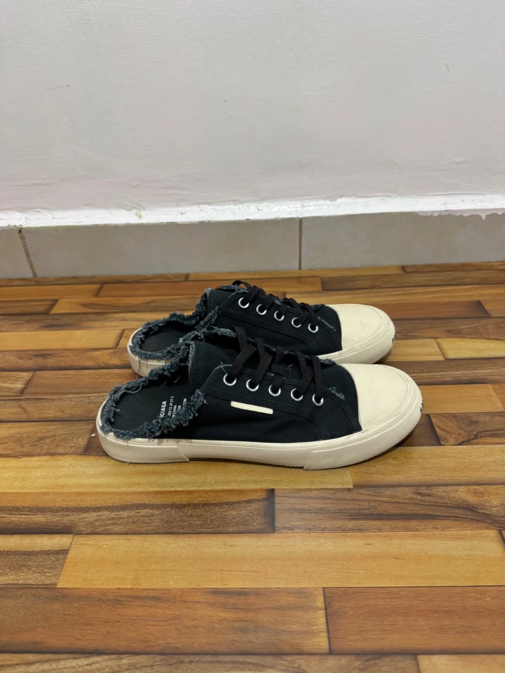 BALENCIAGA MULES 🖤
