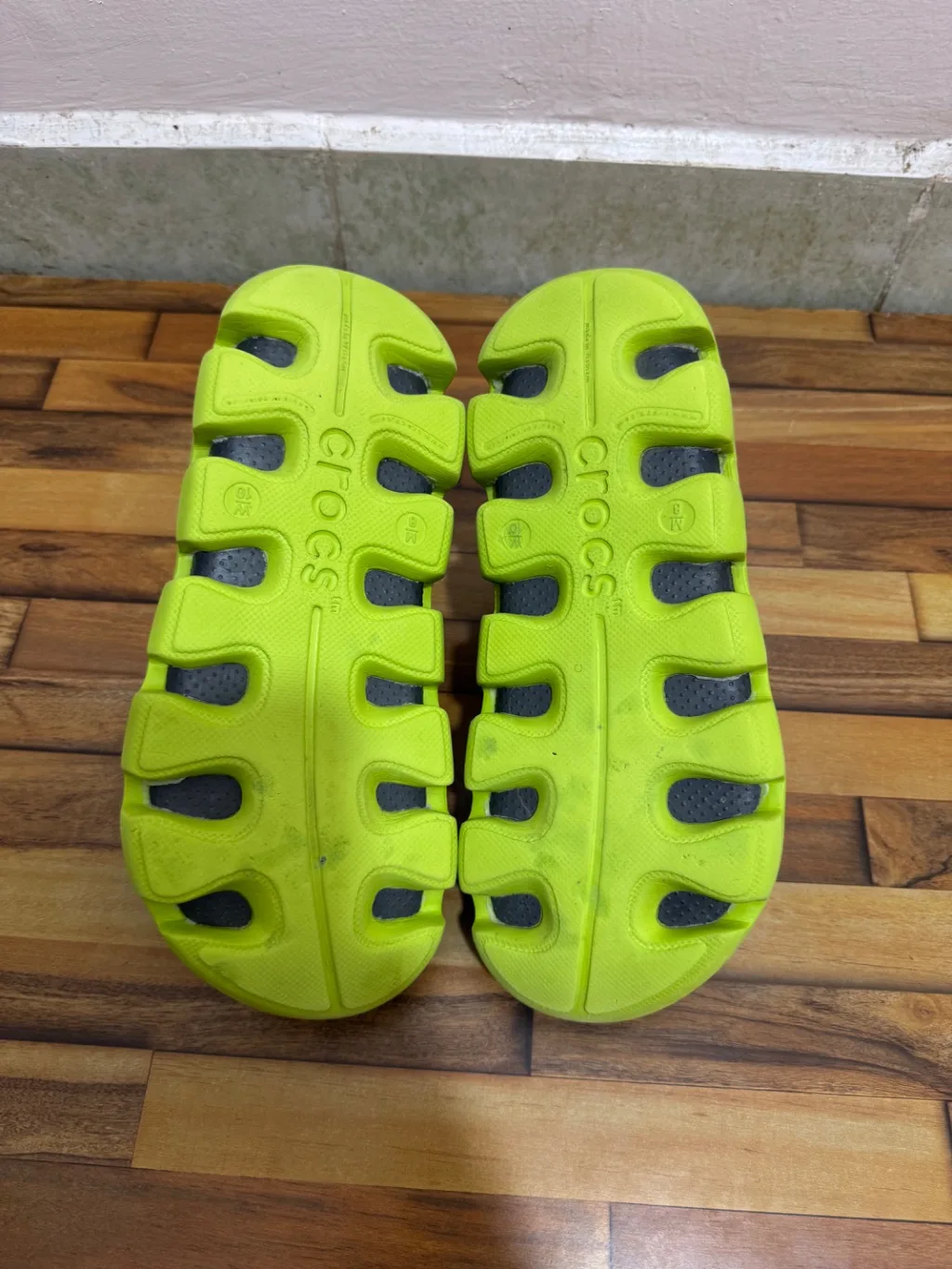 CROCS 🩶