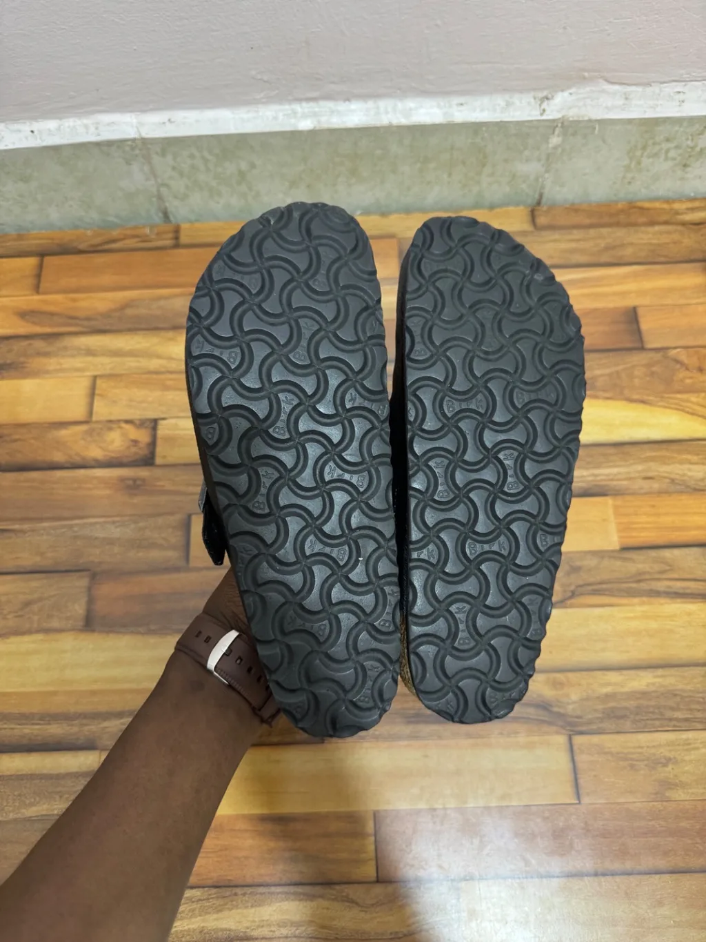 BIRKENSTOCK CLOGS 🖤