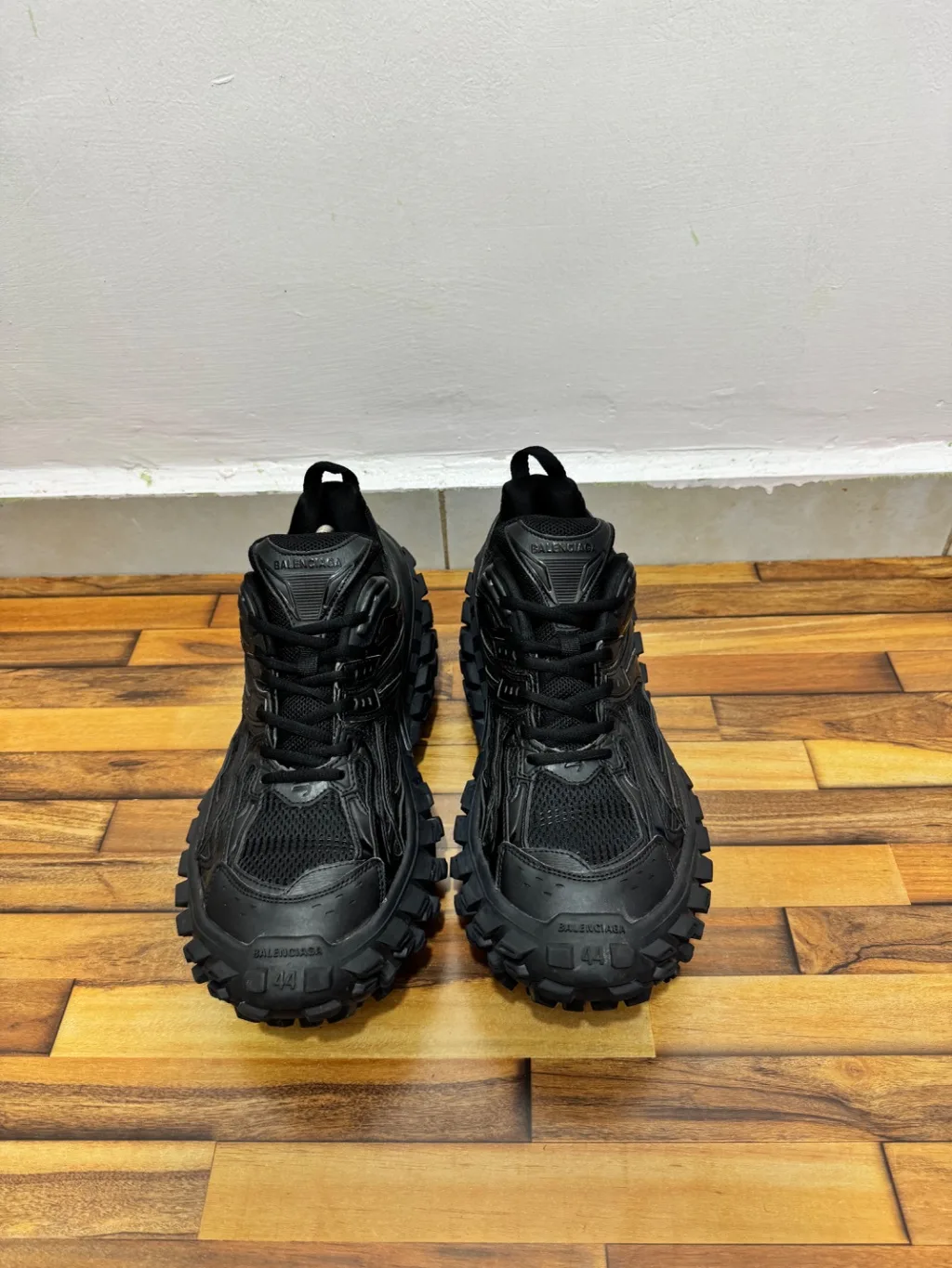 BALENCIAGA DEFENDERS 🖤