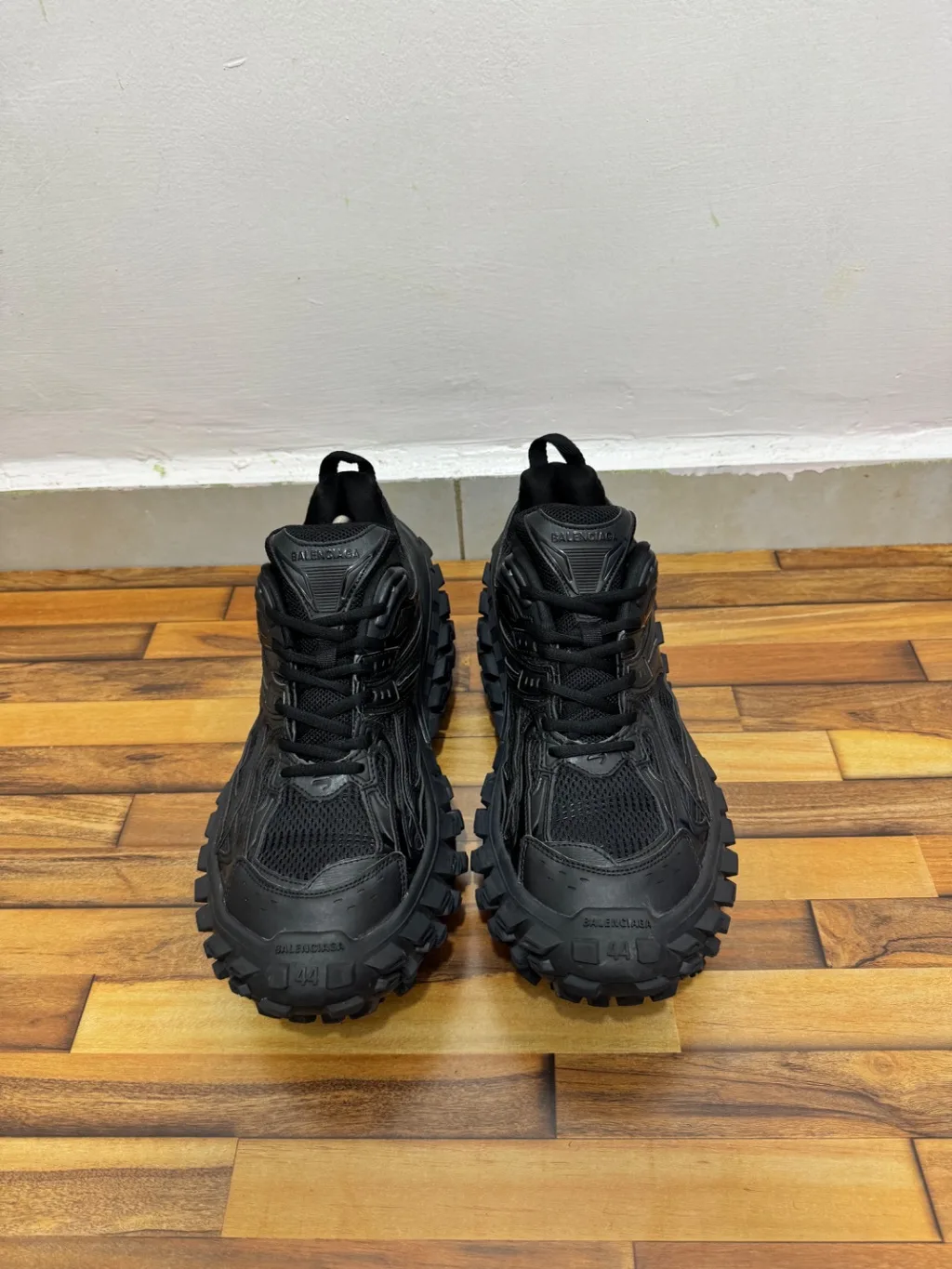 BALENCIAGA DEFENDERS 🖤