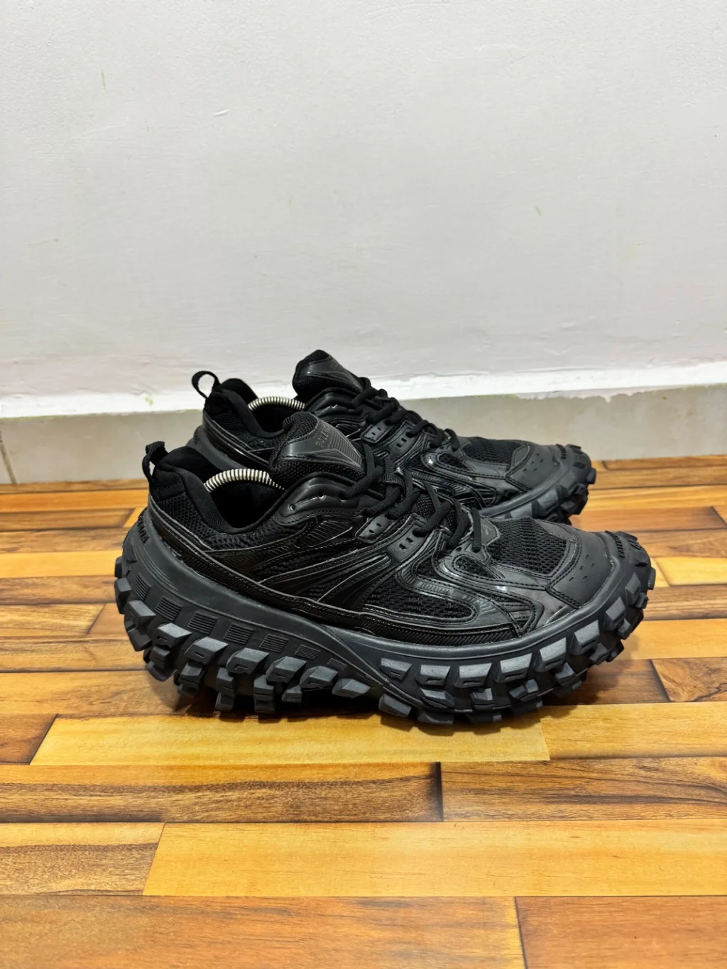 BALENCIAGA DEFENDERS 🖤