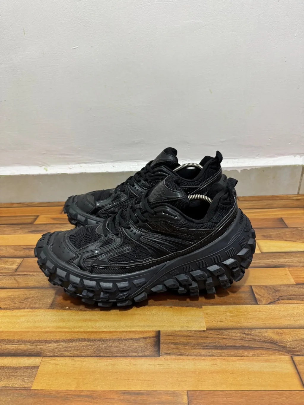 BALENCIAGA DEFENDERS 🖤