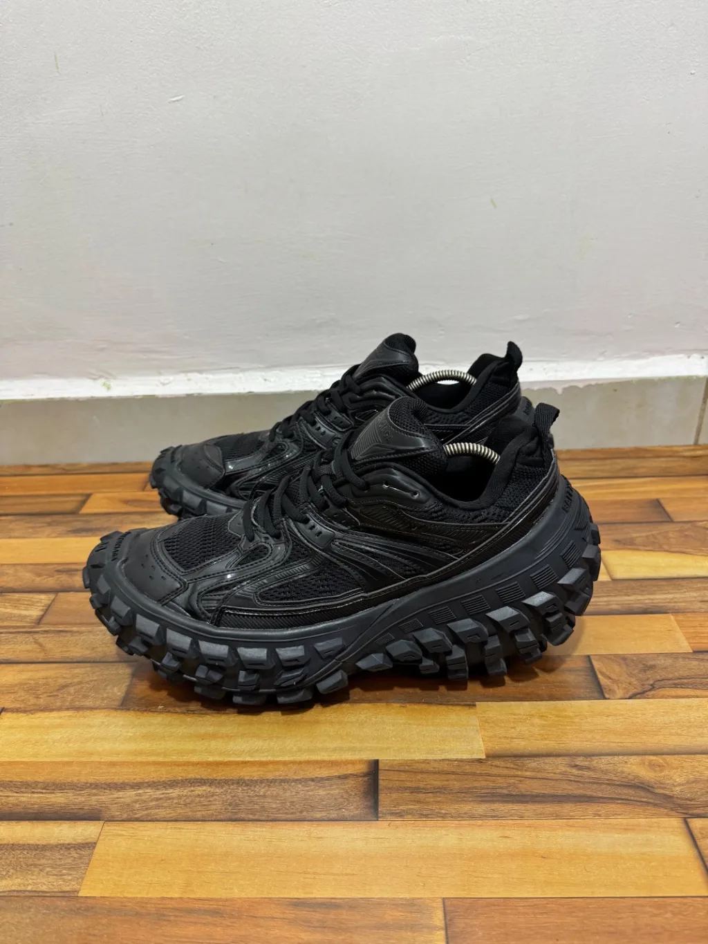 BALENCIAGA DEFENDERS 🖤