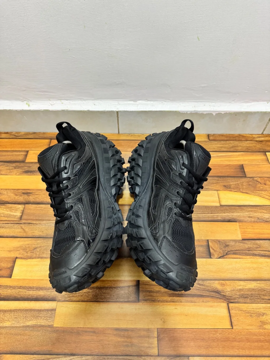 BALENCIAGA DEFENDERS 🖤