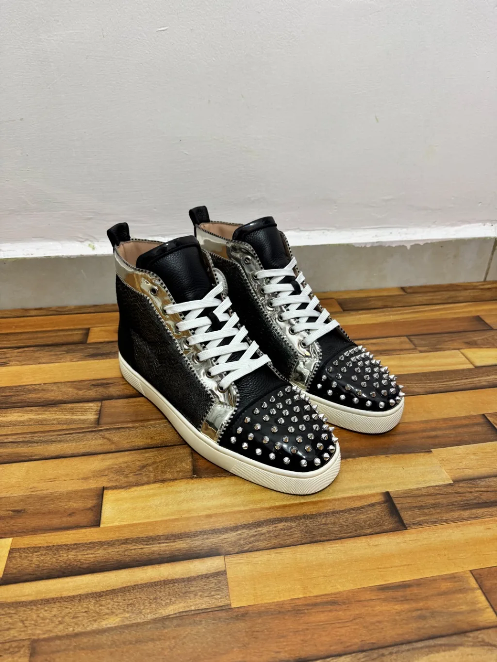 CHRISTIAN LOUBOUTIN 🔥