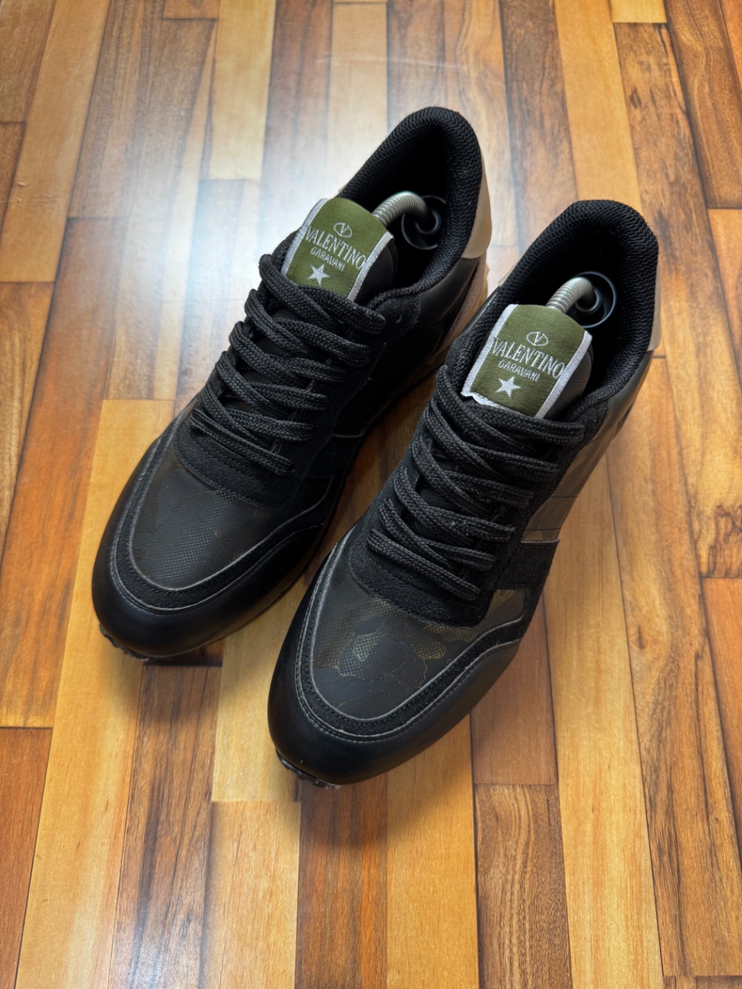 VALENTINO GARAVANI 🖤