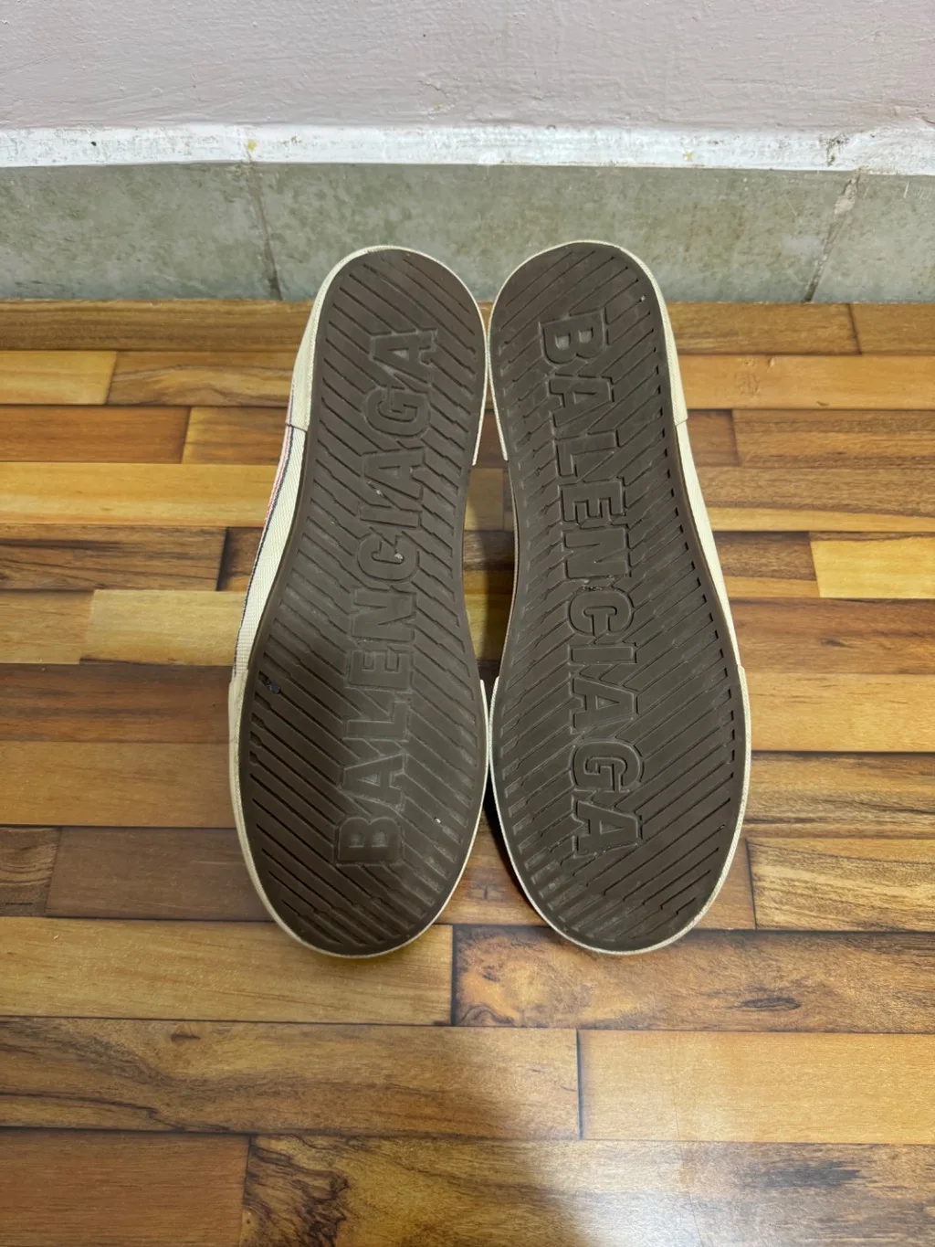 BALENCIAGA CANVAS 🤍