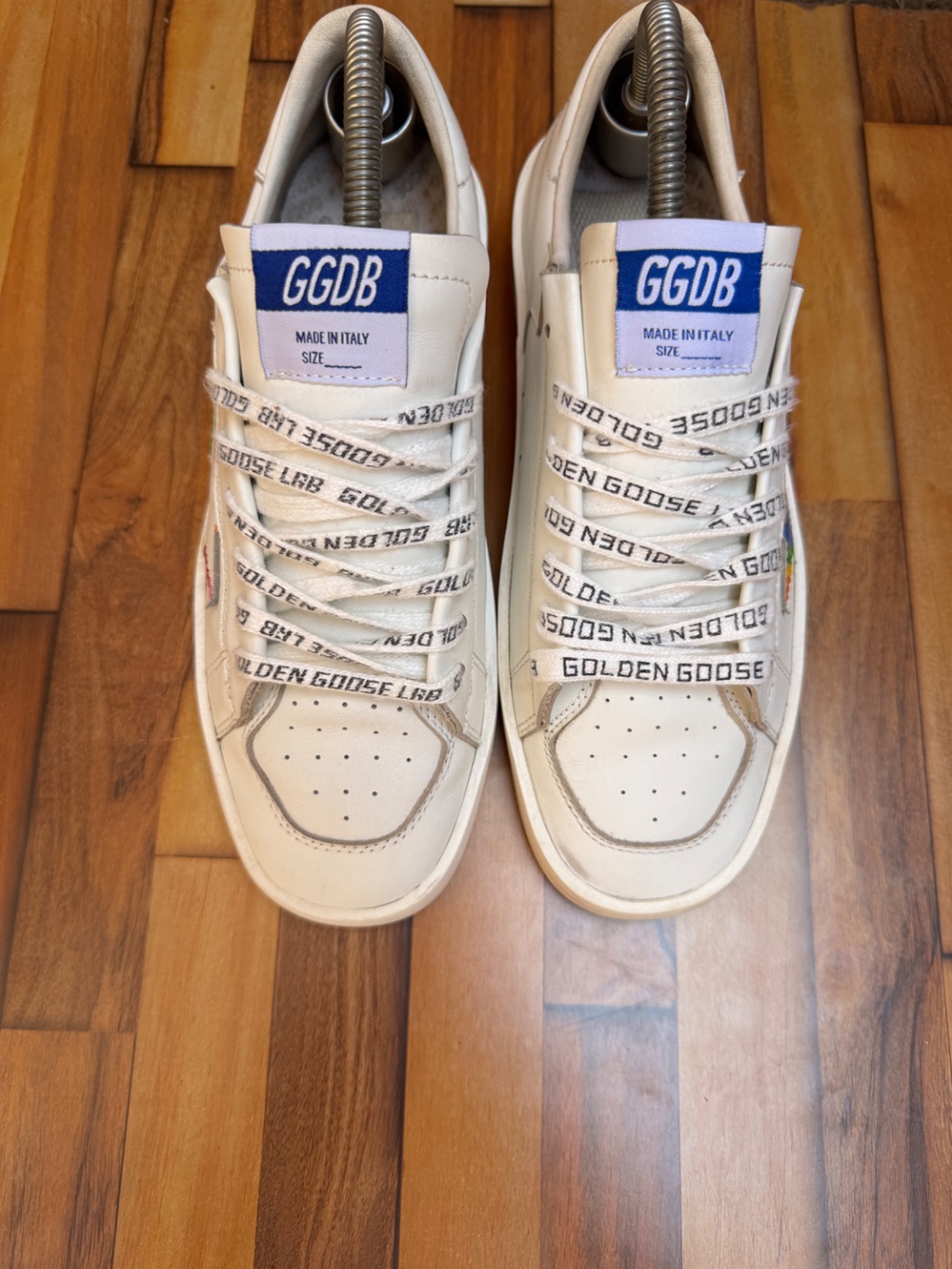 GOLDEN GOOSE
